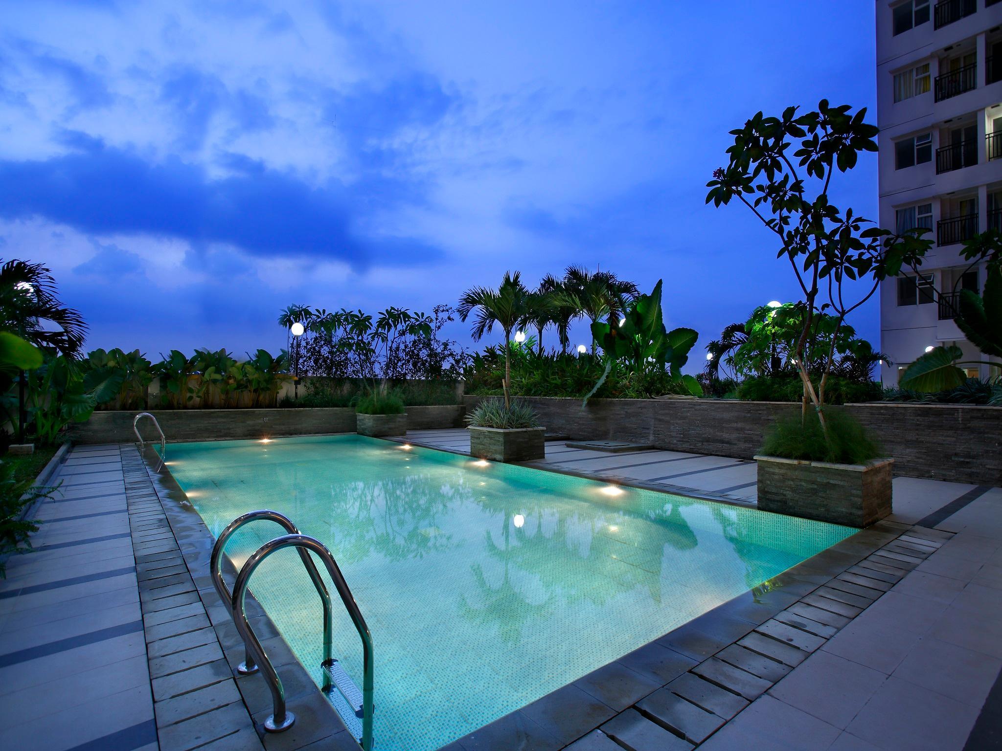 Hotel Santika Depok Exterior photo